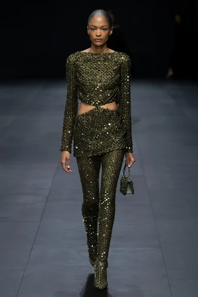 Look 77